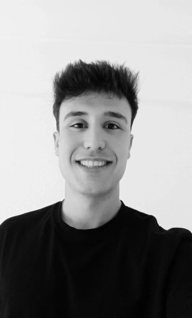 Creador de Crecimiento Real, analista de formaciones y cursos de marketing digital