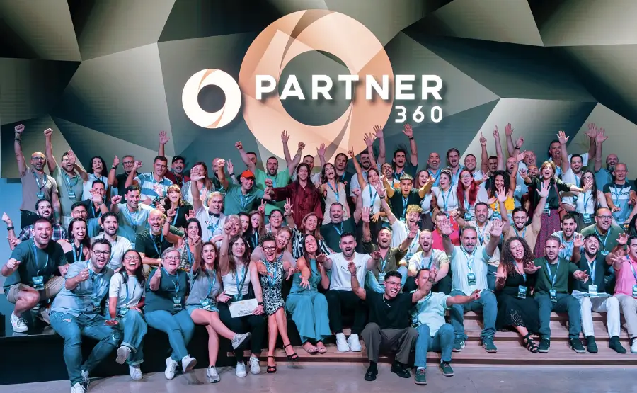 Evento presencial de Partner 360 con alumnos y comunidad de marketing digital